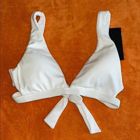 Gianni Bini Classic White Bikini Set - Picture 4 of 8